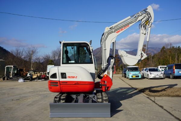 TAKEUCHI TB250-2 - Imagen 3