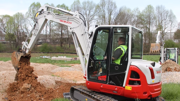  TAKEUCHI TB370 / TB370V - Imagen 3