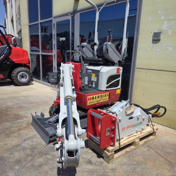 Takeuchi TB210R - Imagen 2
